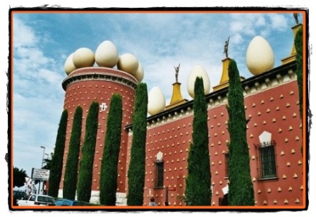 Muzeul spectacol Dali din Figueras